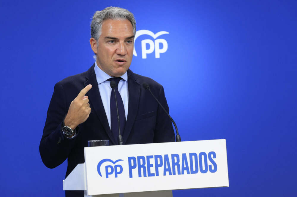 MADRID, 22/08/2022.- El coordinador general del PP, Elías Bendodo, durante la rueda de prensa que ha ofrecido este lunes en Génova tras la reunión del Comité de Dirección del partido. EFE/ Zipi Aragon