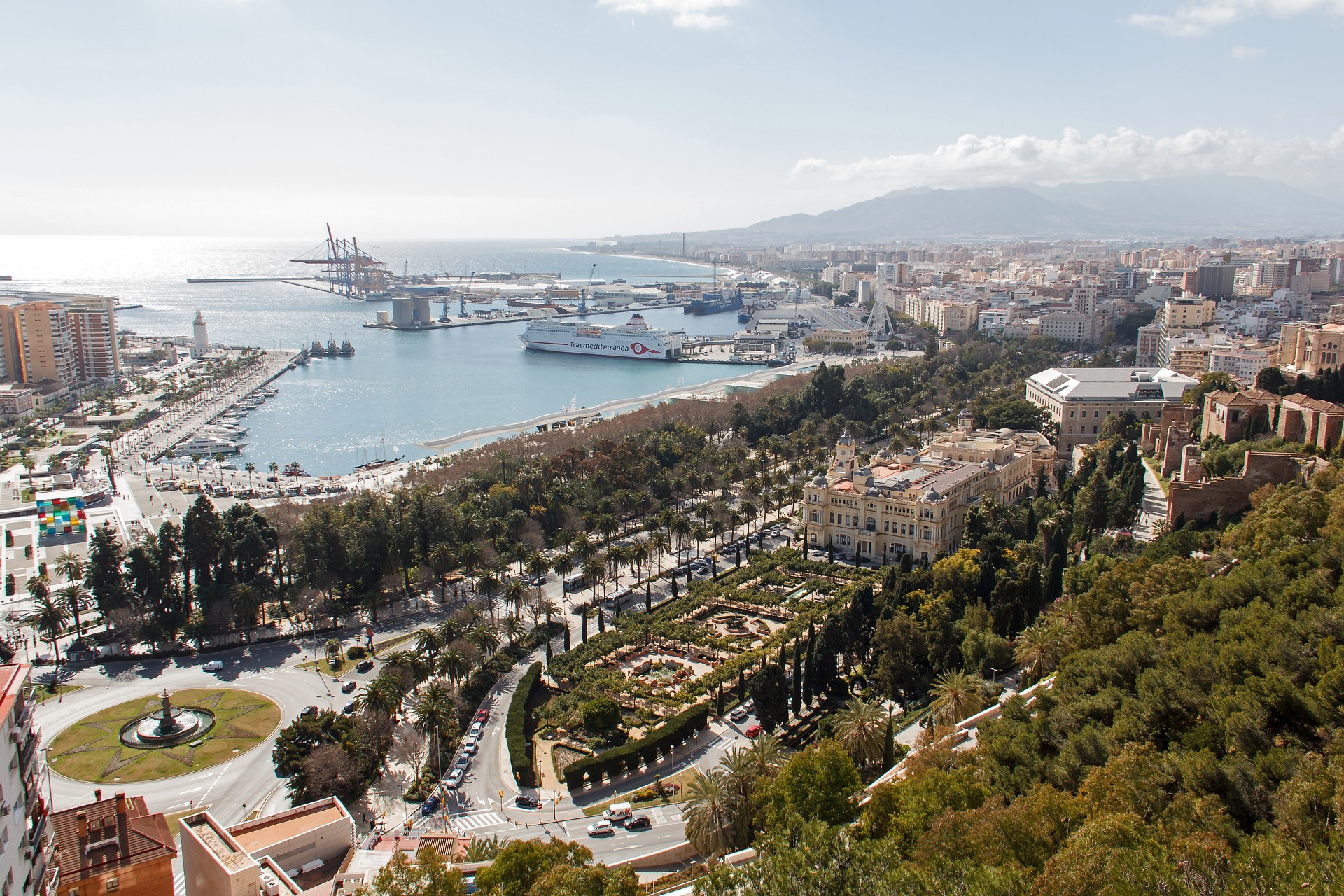 Malaga. Андалусия Малага. Малага Испания район Эсте. Город Алора Малага. Малага река.