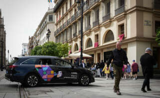 (Foto de ARCHIVO) Un vehículo VTC circula por una calle del centro de Sevilla. A 02 de abril de 2024, en Sevilla (Andalucía, España). María José López / Europa Press 02/4/2024