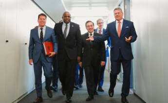 El ministro principal de Gibraltar, Fabian Picardo; el ministro de Exteriores británico, David Lammy; el ministro de Exteriores español, José Manuel Albares; y el vicepresidente de la Comisión Europea Maros Sefcovic antes de su reunión en Bruselas. Foto: Ben Dance / FCDO