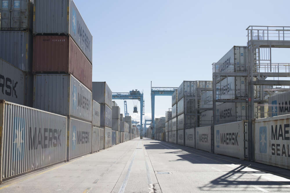 Contenedores de Maersk en el Puerto de Algeciras, principal puerta de entrada y salida de Indorama Ventures.