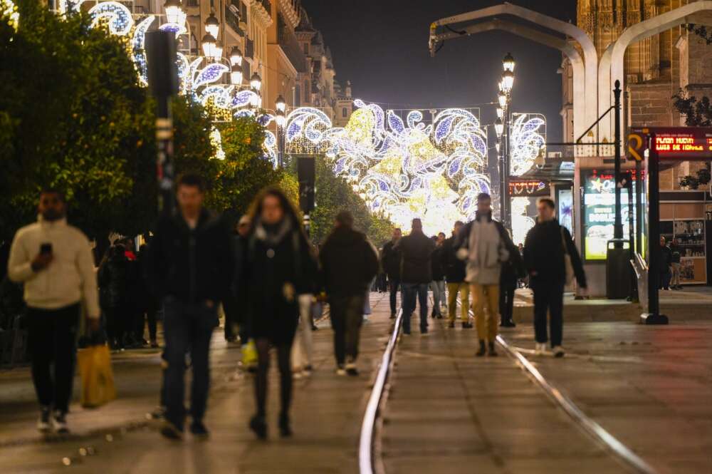 Imágenes del alumbrado navideño en Sevilla. Foto: Joaquin Corchero / Europa Press