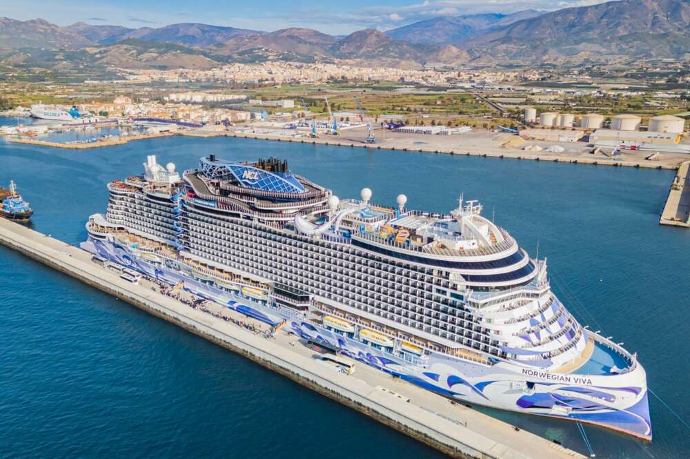 Un crucero en el Puerto de Motril