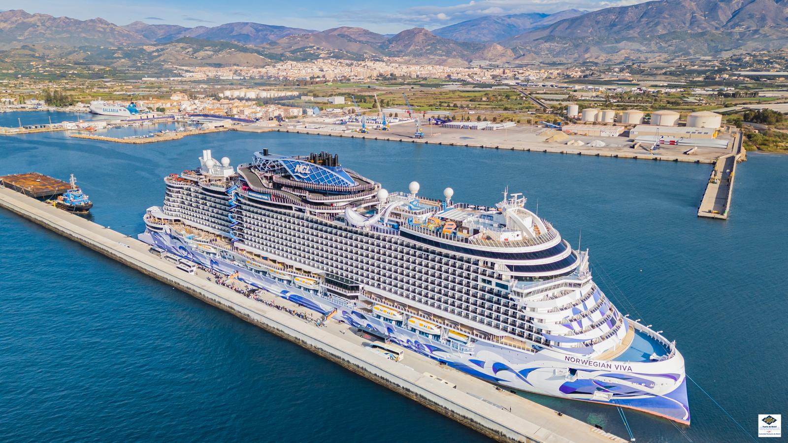 Un crucero en el Puerto de Motril