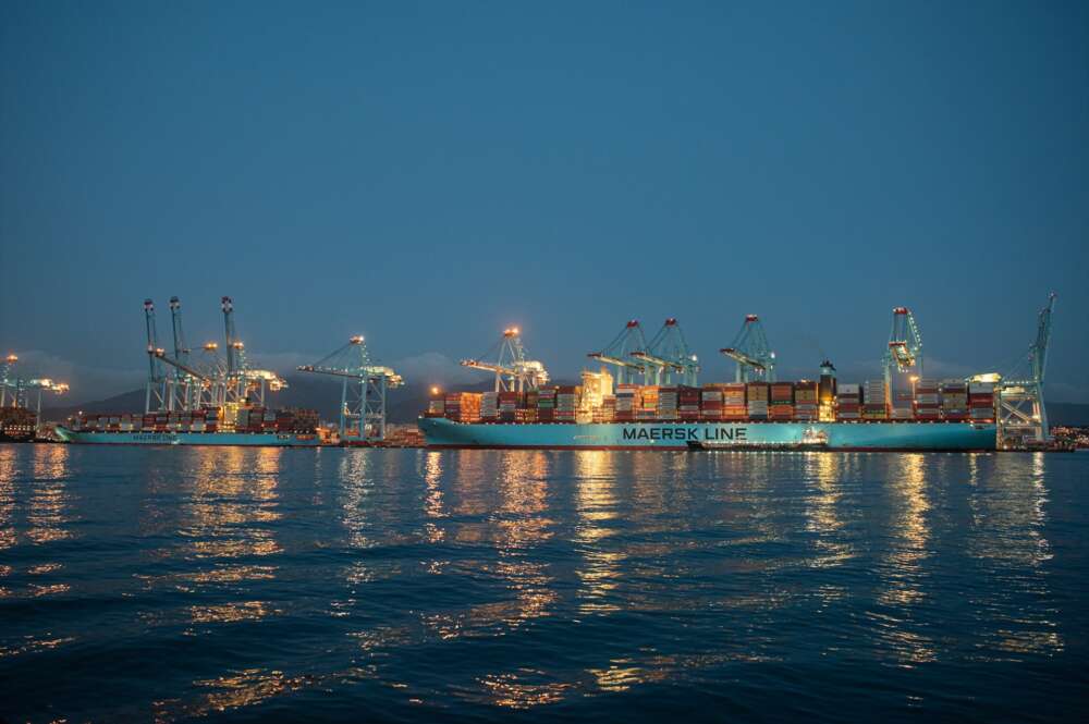 Los buques Maersk Denver y Mary Maersk, en la terminal de APM en el puerto de Algeciras.