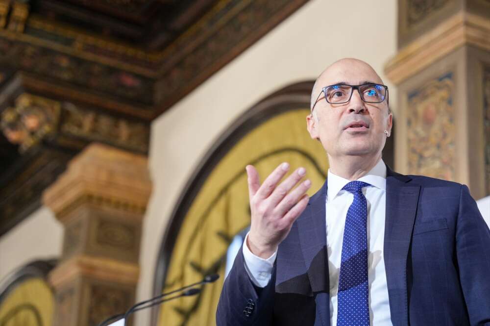 El presidente de Airbus España, Francisco Sánchez Segura, durante el desayuno coloquio organizado por la Cámara de Comercio en Sevilla.