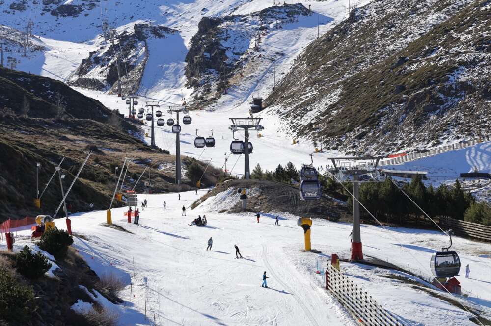 Imágenes de la estación de esquí de Sierra Nevada, a 4 de febrero de 2024, en Granada.