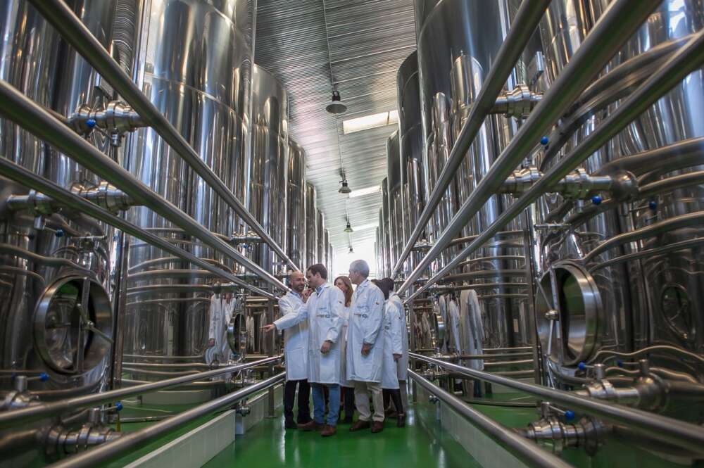 Instalaciones de la fábrica de Acesur (Coosur) en Dos Hermanas, Sevilla.