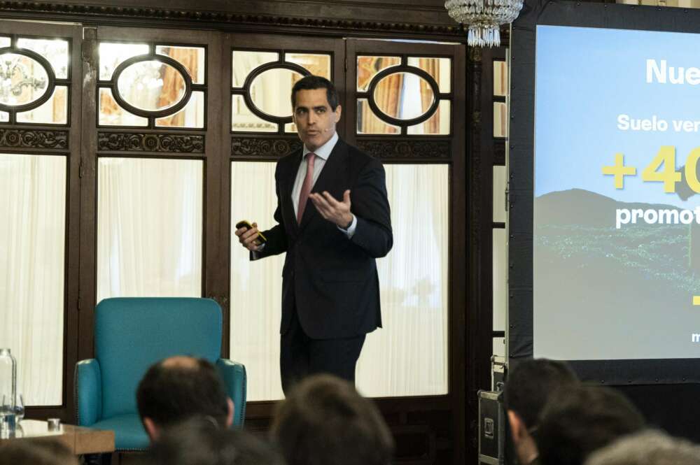 Luis Alonso, director de suelo de la inmobiliaria Aliseda durante la presentación del plan ‘Suelo 4.0’ en Sevilla.