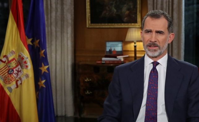 El Rey Felipe VI pronuncia el tradicional mensaje de Navidad, el quinto de su reinado, desde el Palacio de La Zarzuela. EFE/Ballesteros