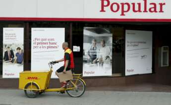 En la imagen, una antigua sucursal de Banco Popular. EFE/Andreu Dalmau