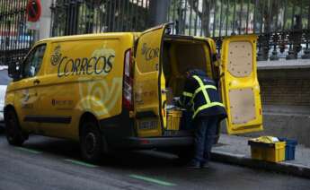 Los sindicatos reclaman la vacunación de los trabajadores de Correos en su consideración de trabajadores esenciales. E.P.