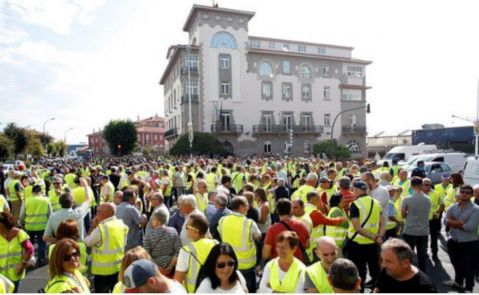 Los trabajadores de Endesa en As Pontes durante una protesta semanas atrás