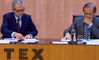 Pablo Isla, presidente de Inditex, junto a Antonio Abril, hasta ahora secretario del consejo