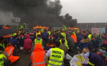 Protesta de trabajadores de Alcoa en San Cibrao. Europa Press