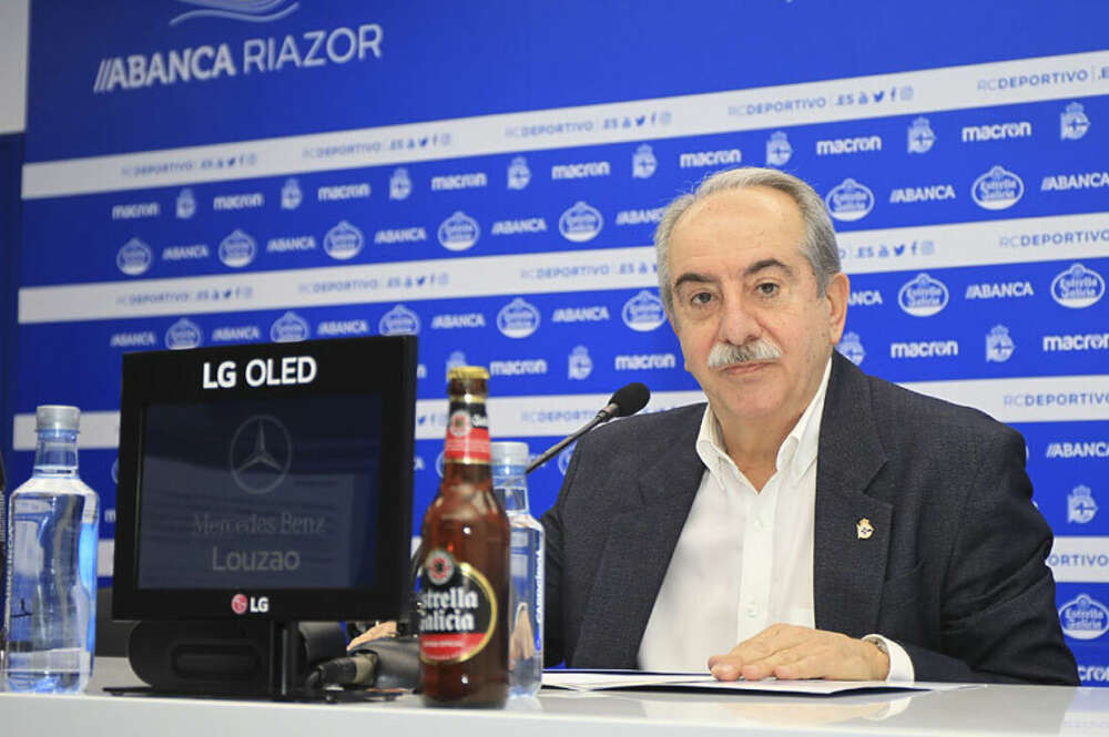 Antonio Couceiro en una rueda de prensa como presidente del Deportivo