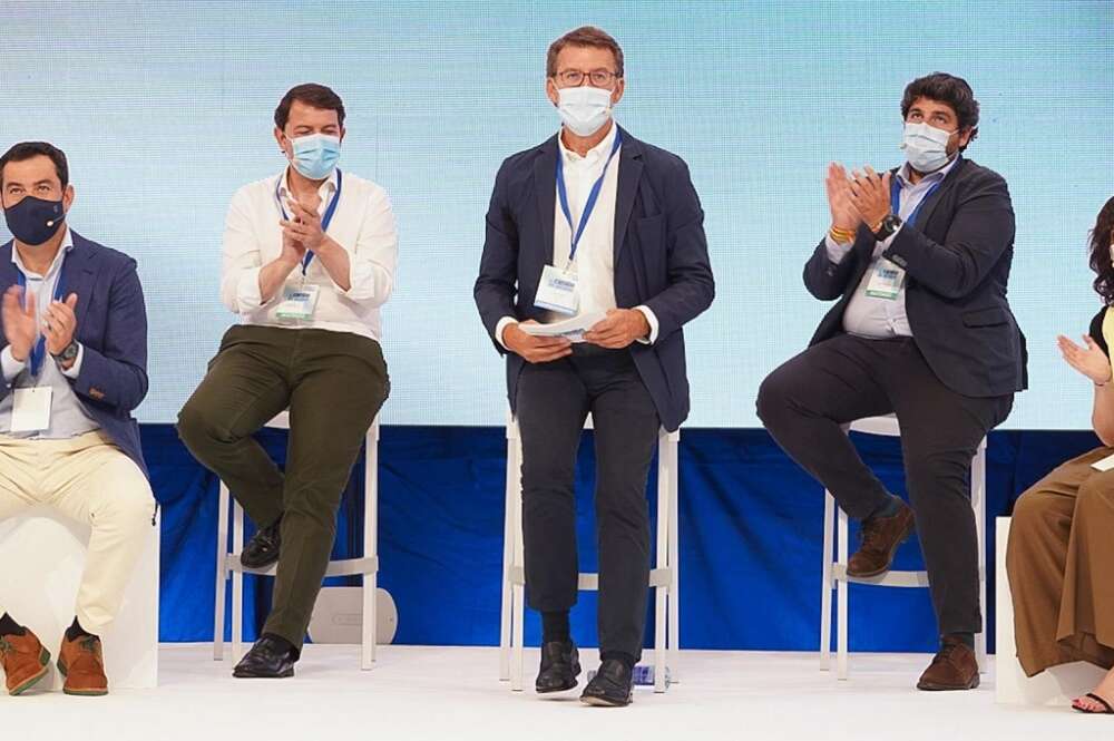 Alberto Núñez Feijóo, junto a sus homólogos de Andalucía, Castilla y León, Murcia y Madrid en el congreso del PPdeG. Foto: Europa Press