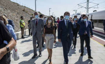 La ministra de Transporte, Raquel Sánchez, junto a Alfonso Fernández Mañueco, presidente de Castilla y León / E.P.