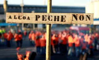 Una de las protestas de los trabajadores de Alcoa en San Cibrao / Cabalar /EFE