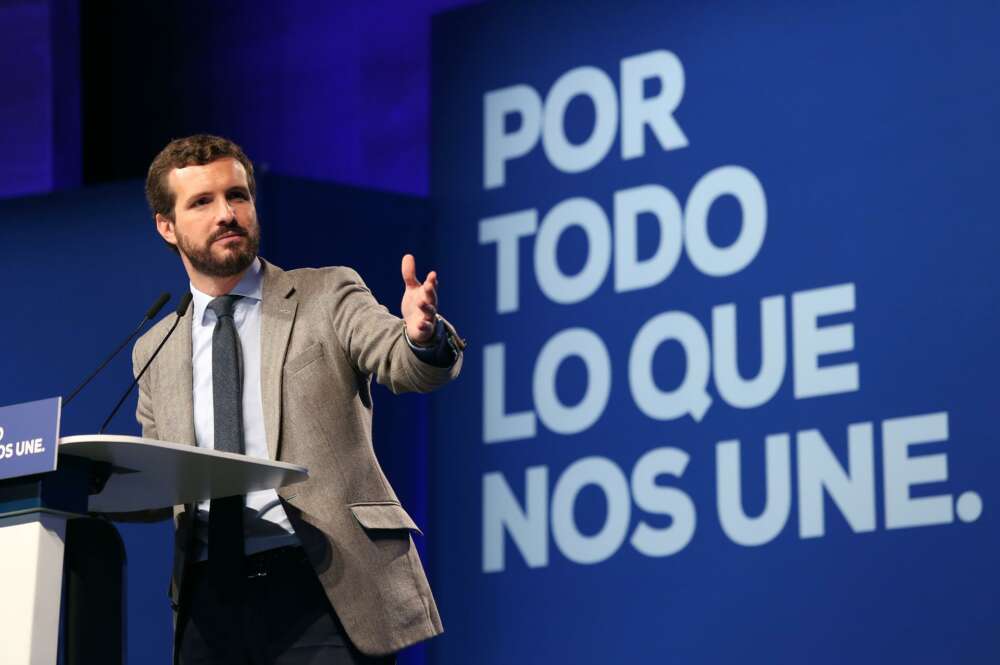 Militantes del PP difunden un manifiesto que pide la salida de Casado y el nombramiento de una gestora