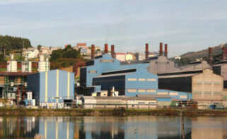 Imagen exterior de la planta de Ferroatlántica en Sabón