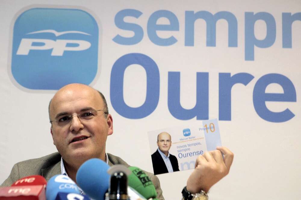 Rueda de prensa en la que Manuel Baltar anunció, en 2009, la intención de presentar al congreso a la presidencia del PP ourensano. EFE/Pablo Araújo