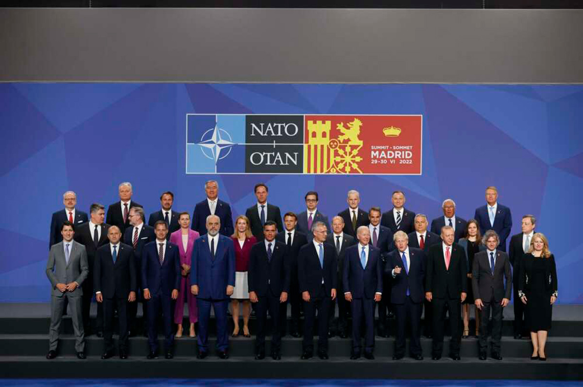 Foto de familia de los asistentes a la cumbre de la OTAN