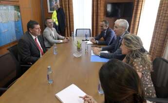 Reunión en el puerto de Ferrol por el proyecto de Sentury Tire