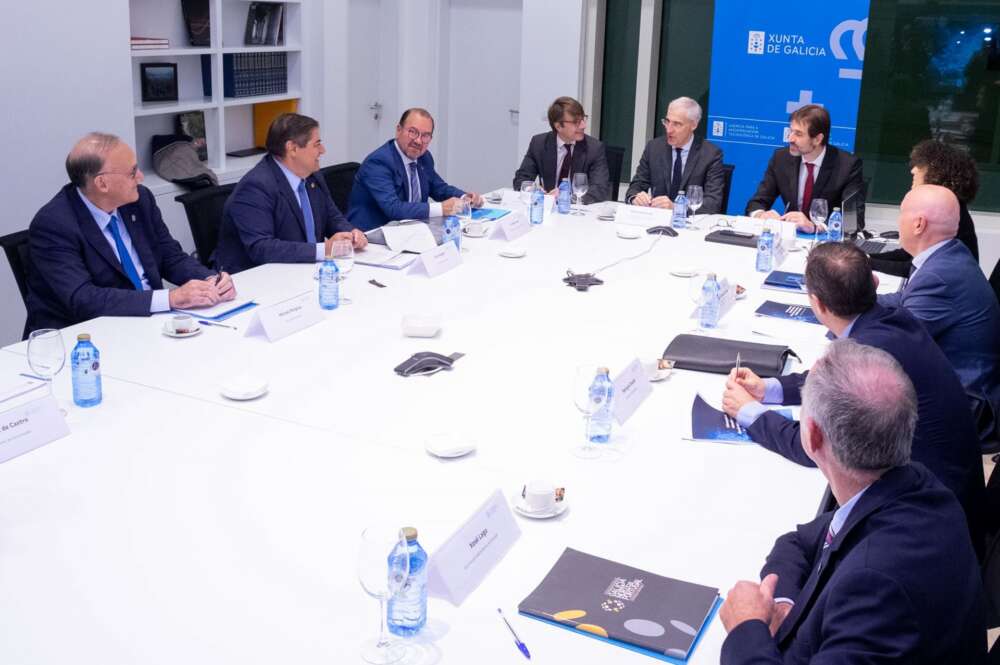 El vicepresidente primero de la Xunta, Francisco Conde, y el conselleiro de Facenda e Administración Pública, Miguel Corgos, en la reunión del Nodo GalicIA.