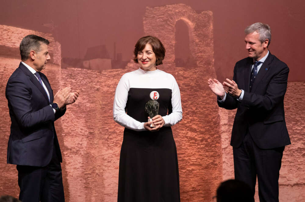 Carmen Lence recoge el "Premio Economía 2022" del Consello de Economistas de Galicia