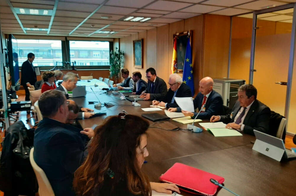 Reunión entre los representantes del Ministerio de Industria, Stellantis y de las comunidades autónomas de Aragón, Galicia y Madrid