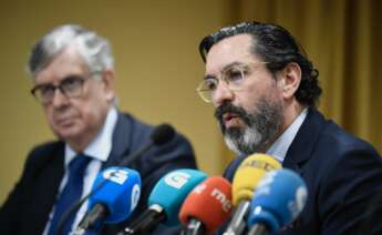 Enrique González, presidente de Auditores de Galicia, junto a Juan Manuel Vieites, presidente de la CEG. Punto GA/ M. Riopa