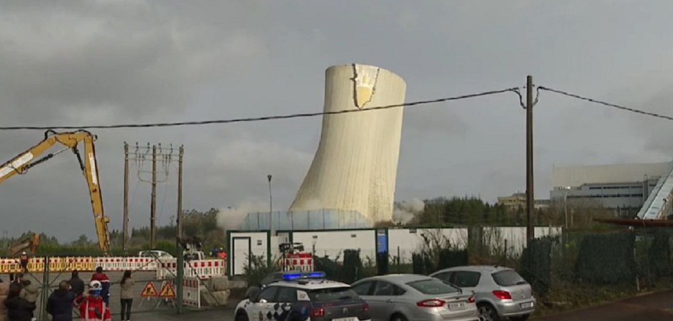 Derrumbe de la torre de refrigeración de la térmica de Meirama