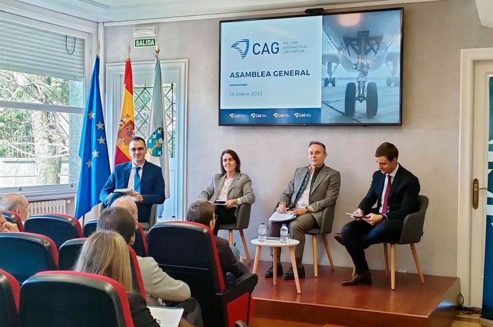 Asamblea general extraordinaria del Consorcio Gallego de Aeronáutica (CAG), con su presidente, Enrique Mallón, y la directora de la Axencia Galega de Innovación (GAIN), Patricia Argerey