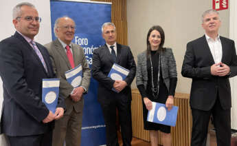 Patricio Sánchez, Fernando González Laxe, José Francisco Armesto, Lucía Ferreira y Santiago Lago / Foro Económico de Galicia