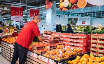 Mostrador de fruta en un supermercado de Alcampo