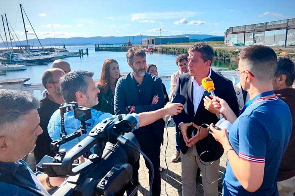 José Ramón Gómez Besteiro hace declaraciones a los medios en Vilagarcía de Arousa