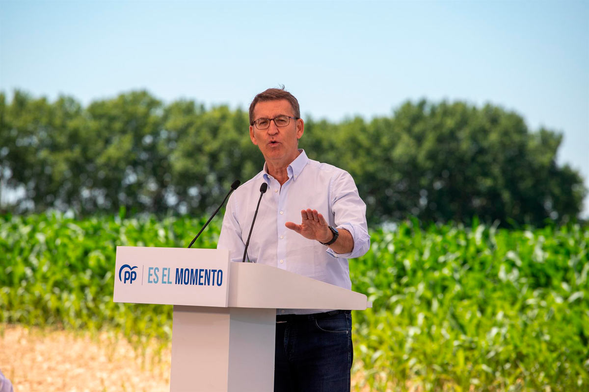 El líder del PP, Alberto Núñez Feijóo clausura un acto sectorial sobre el sistema agroalimentario