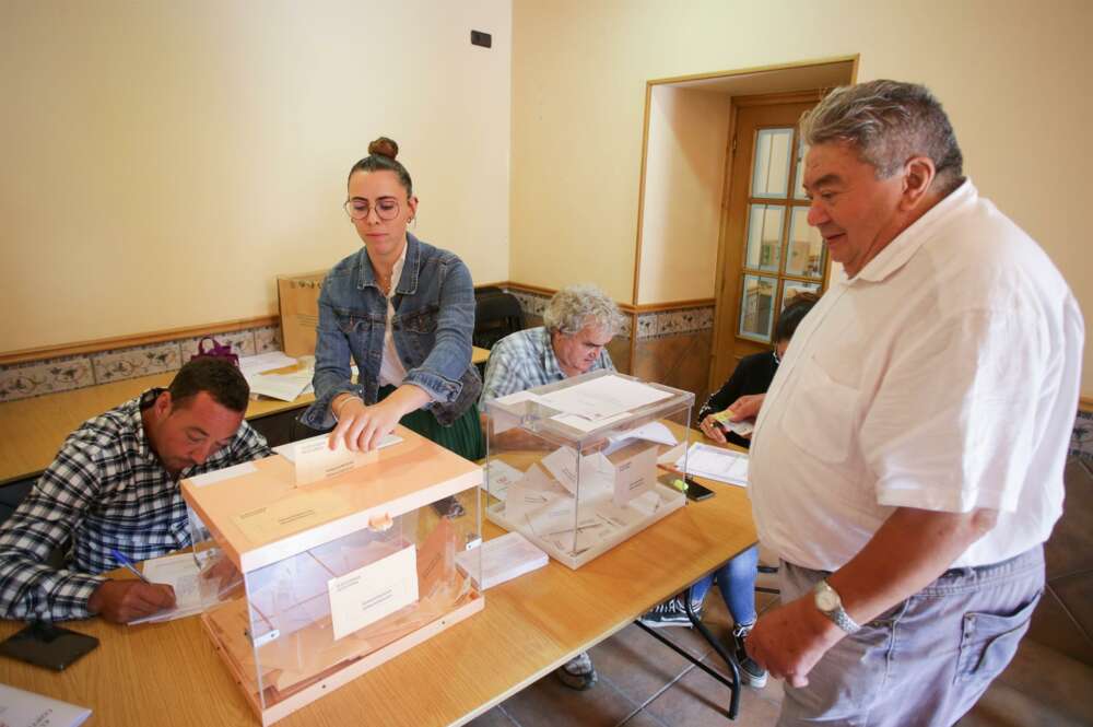 La participación aumenta en Galicia siete puntos a las dos de la tarde