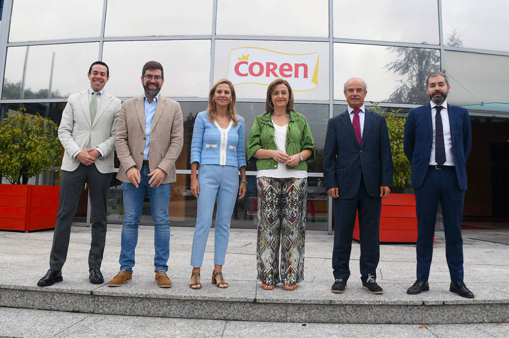 La conselleira de Promoción do Emprego e Igualdade, Elena Rivo, en una visita a las instalaciones del Grupo Coren en Ourense