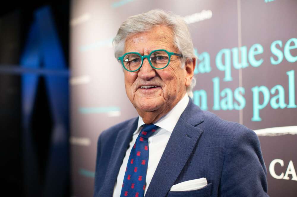 El presentador de radio y televisión y escritor, Pepe Domingo Castaño, en la presentación de su libro ‘Hasta que se me acaben las palabras’, en la sala ámbito cultural de El Corte Inglés de Callao / Europa Press