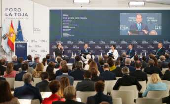 a profesora de la IE Business School Paloma Baena, el presidente de Abanca, Juan Carlos Escotet; el CEO de Iberdrola España, Mario Ruiz-Tagle; el CEO del Grupo IAG, Luis Gallego; y el presidente de Deloitte España, Héctor Flórez. - FORO LA TOJA