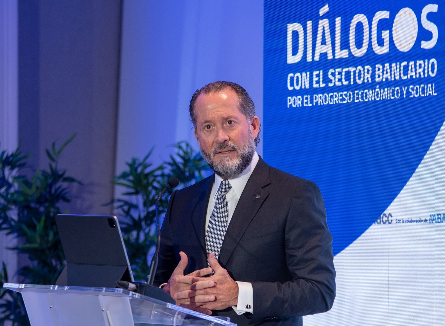 Juan Carlos Escotet interviene en la jornada ‘Diálogos co sector bancario para o progreso económico e social’ / Abanca