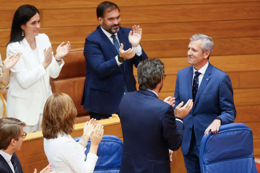 El presidente de la Xunta, Alfonso Rueda, tras su intervención en el debate del estado de la autonomía, en el que los dos grupos de la oposición defenderán sus proyectos alternativos con la vista puesta en las próximas elecciones gallegas, este lunes en Santiago de Compostela