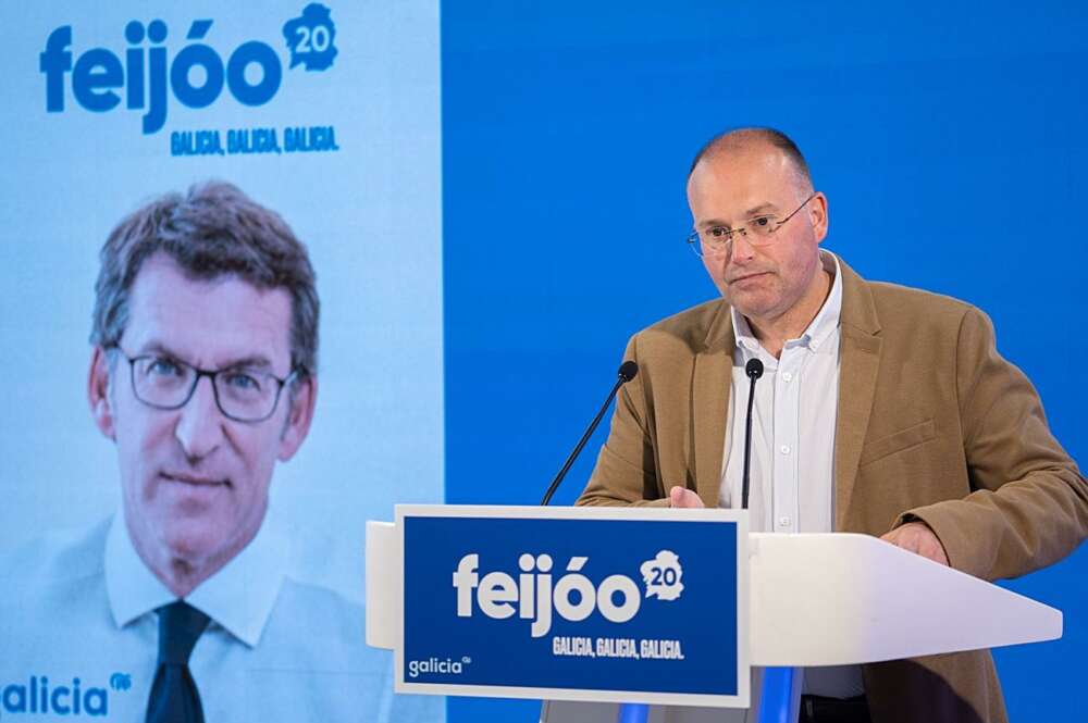 Miguel Tellado, presentando la campaña electoral de Feijóo en el 2020 en Galicia