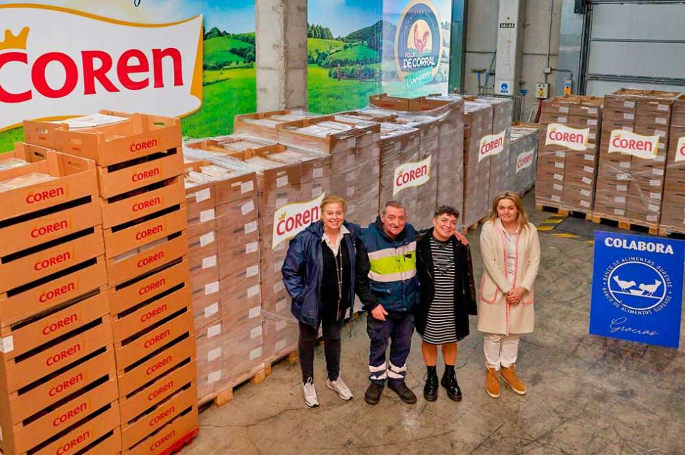 Foto de familia de la campaña de Coren en la que han entregado mas de 100.000 toneladas de alimentos a las familiar vulnerables