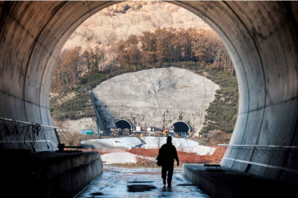 Obras del AVE a Galicia en Laza / Brais Lorenzo / EFE