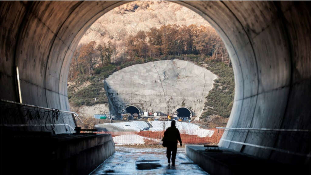 Obras del AVE a Galicia en Laza / Brais Lorenzo / EFE