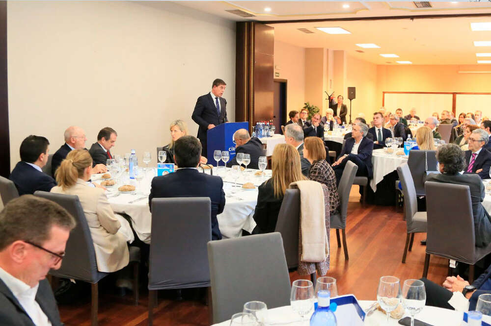 Besteiro presentó la propuesta en el almuerzo-coloquio en el Círculo de Empresarios de Galicia bajo el título "Galicia, Horizonte 2030"