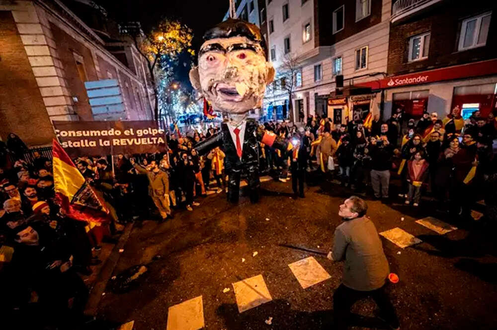 Concentración esta Nochevieja frente a la sede del PSOE en Ferraz. Diego Radamés